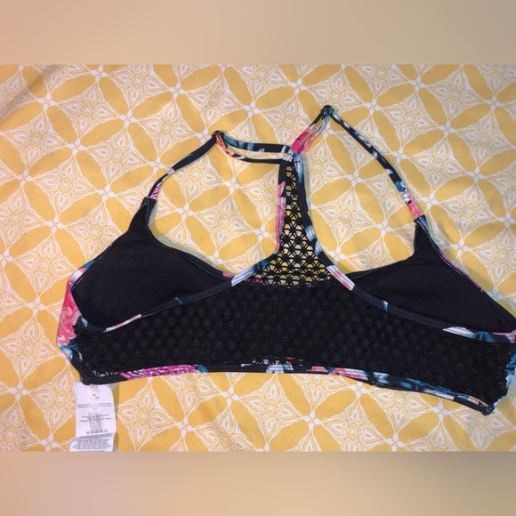 🌴NWOT Rip Curl Floral Racer Back Bikini Top - Picture 2 of 4